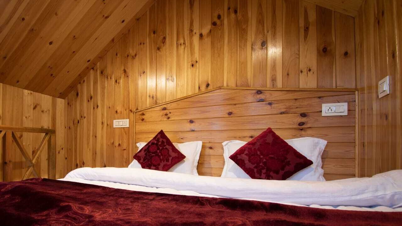 Photo of Bedroom in Jibhi