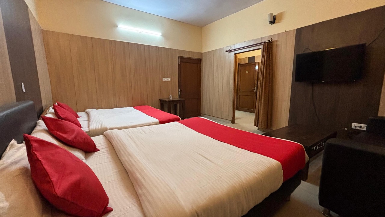 Photo of Bedroom in Raja Park