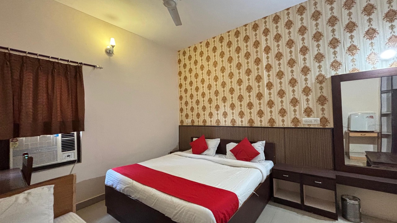 Photo of Bedroom in Raja Park