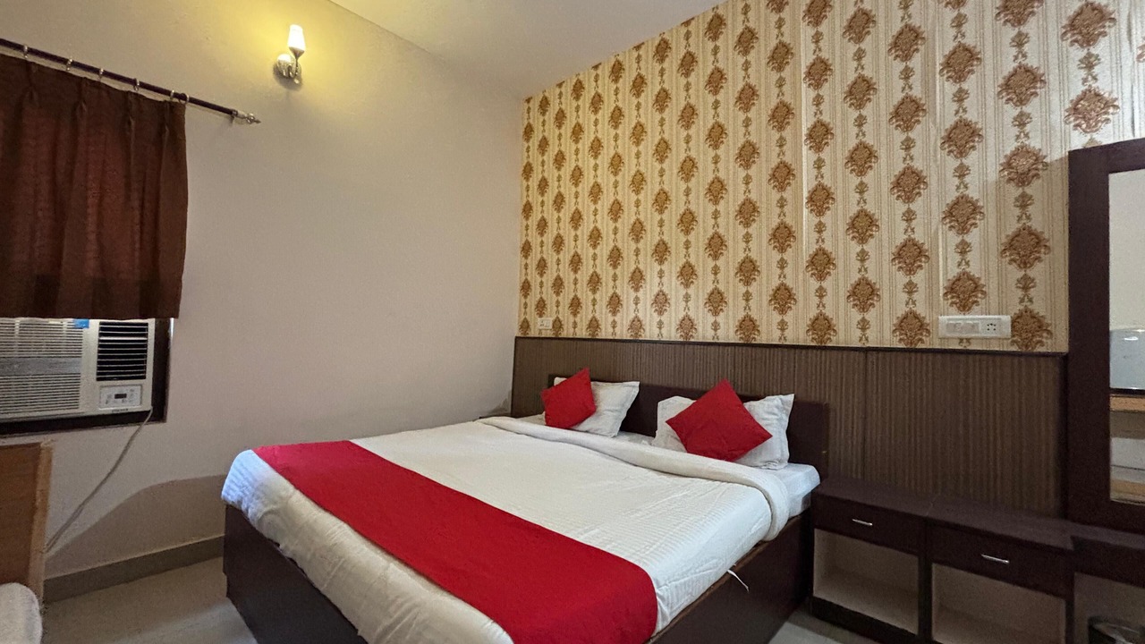 Photo of Bedroom in Raja Park