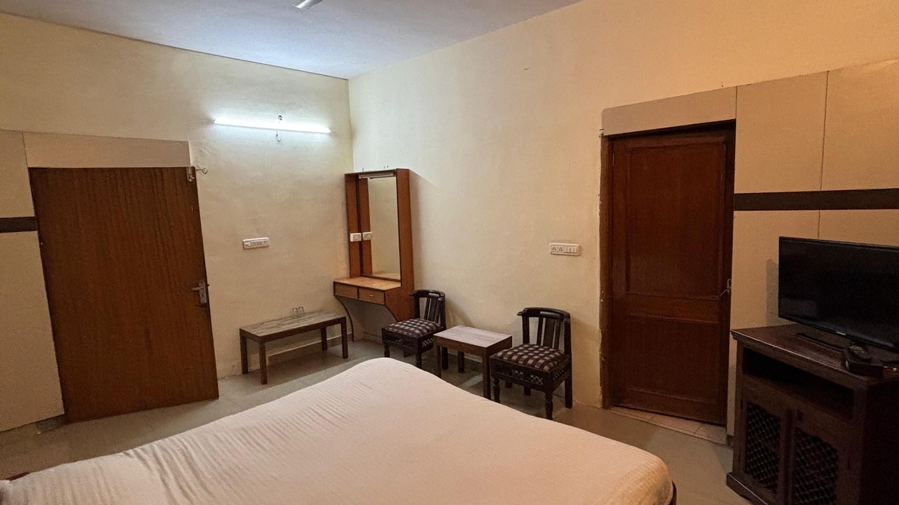 Photo of Bedroom in Raja Park