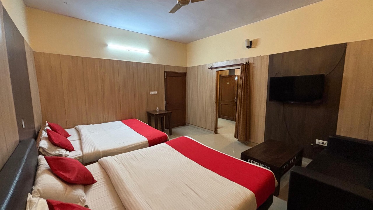 Photo of Bedroom in Raja Park