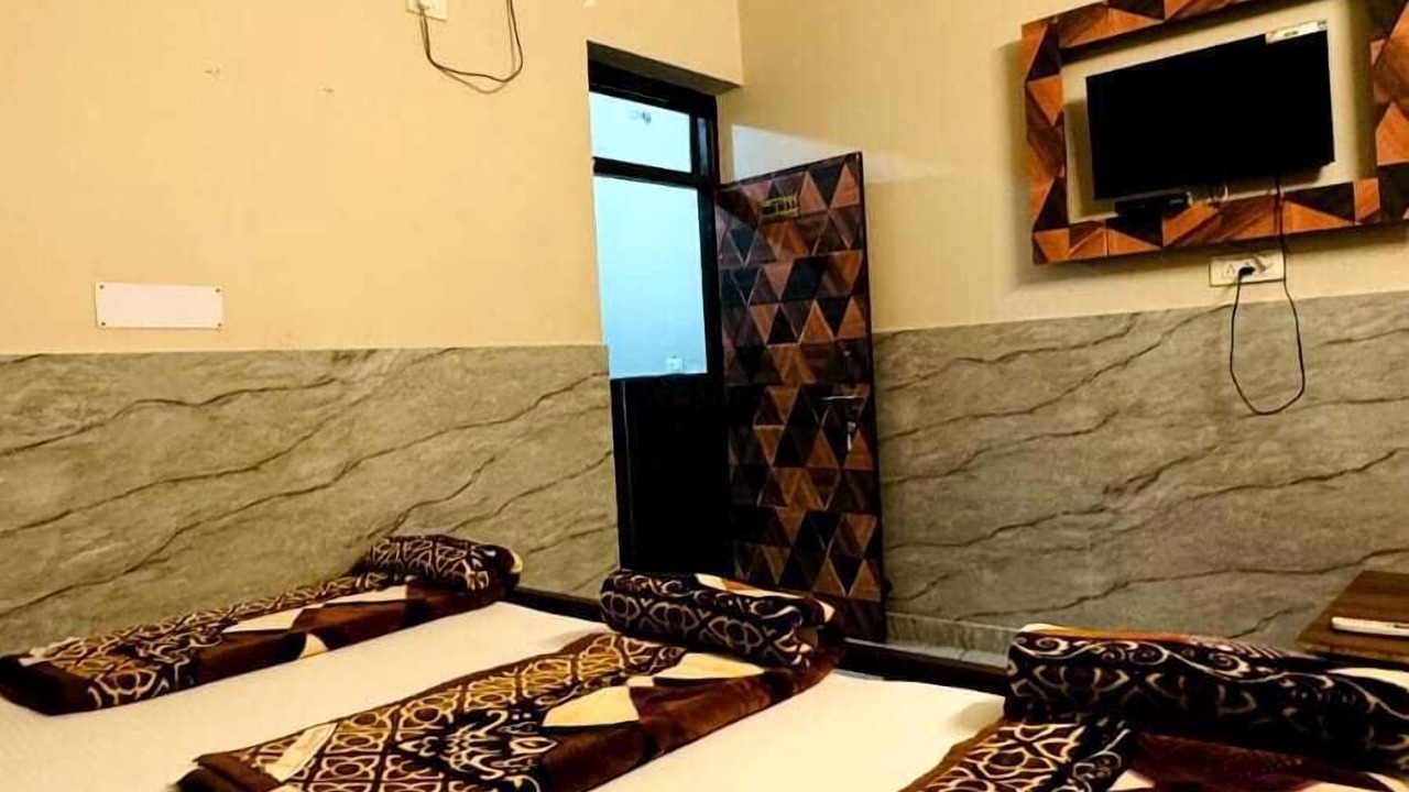 Photo of Bedroom in Mehandipur