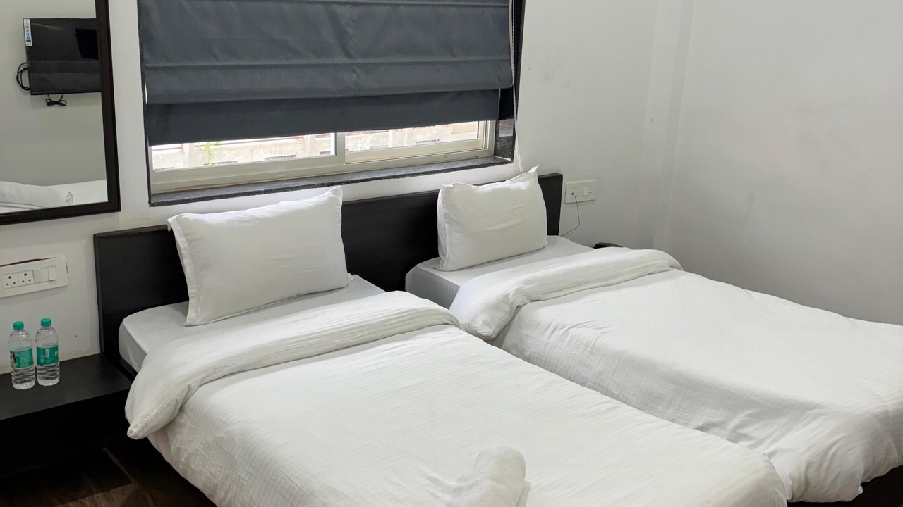 Photo of Bedroom in Satara
