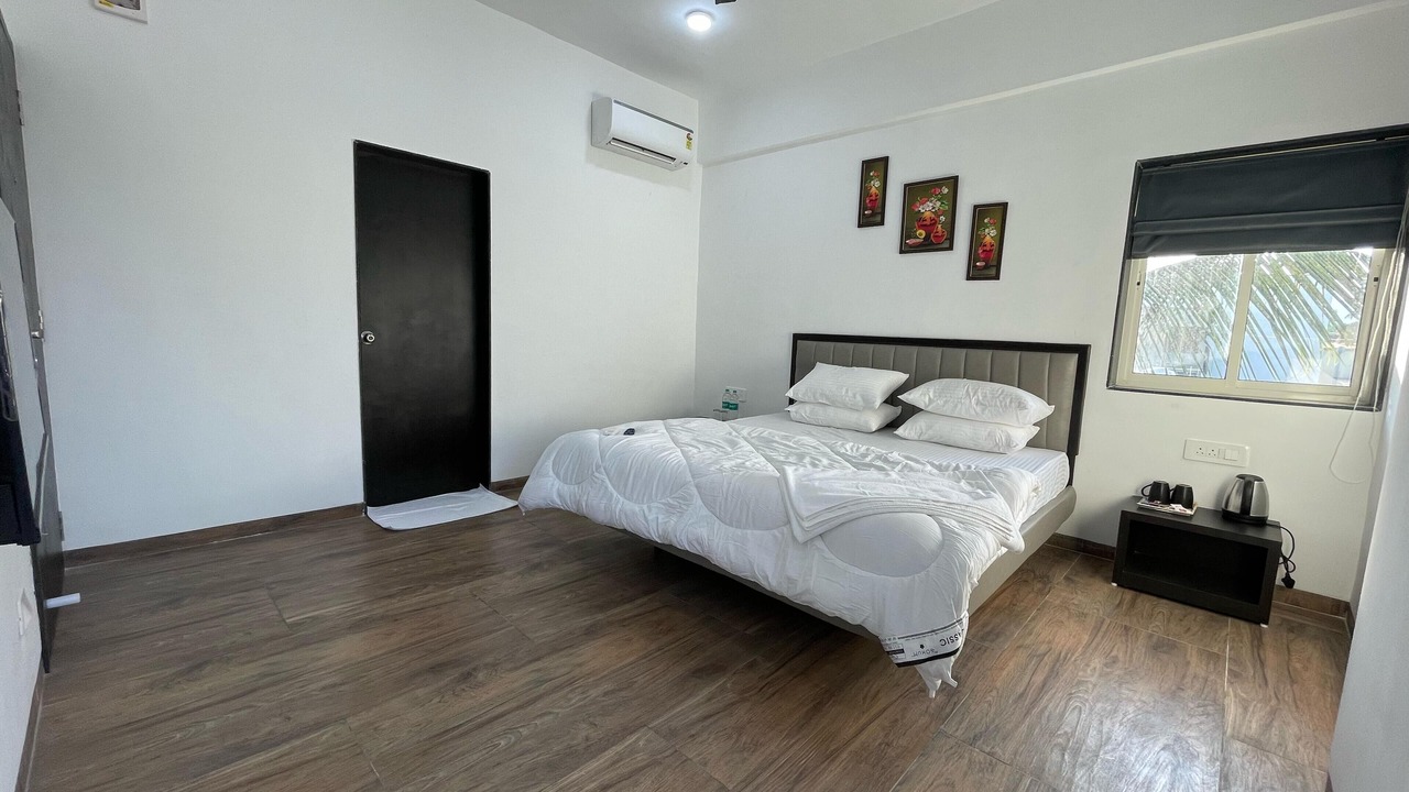 Photo of Bedroom in Satara