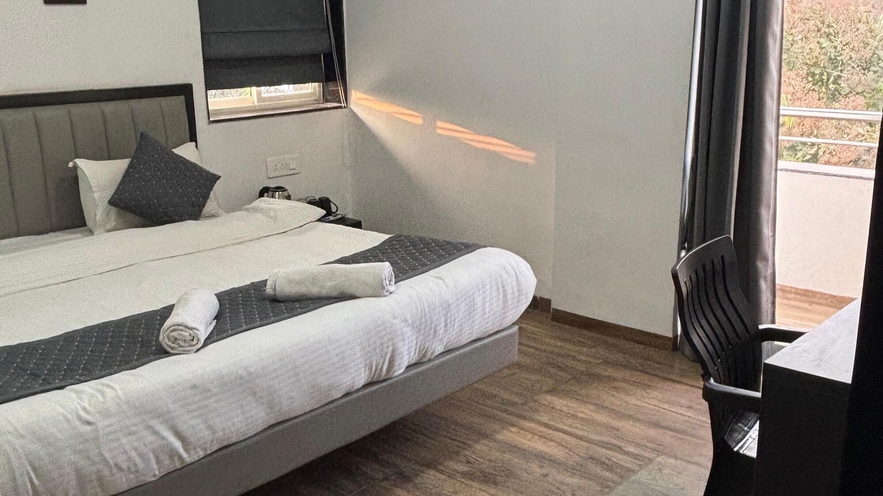 Photo of Bedroom in Satara