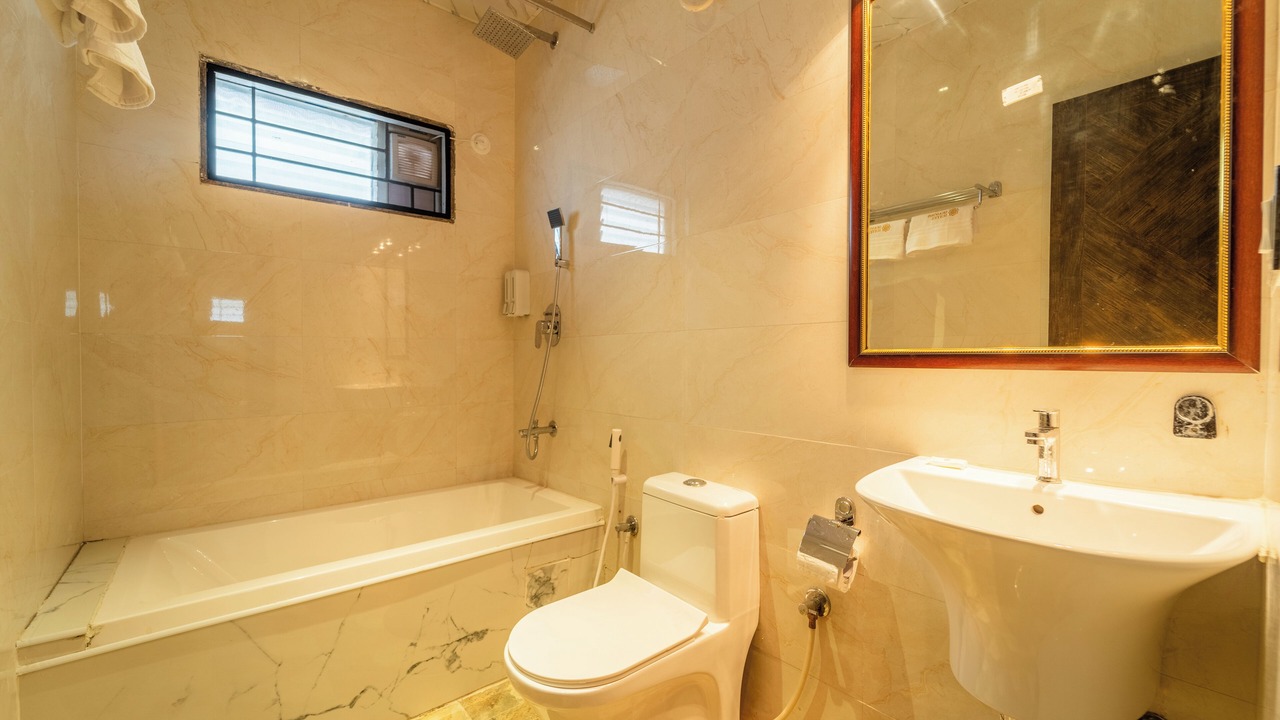 Photo of Bathroom in HBR Layout