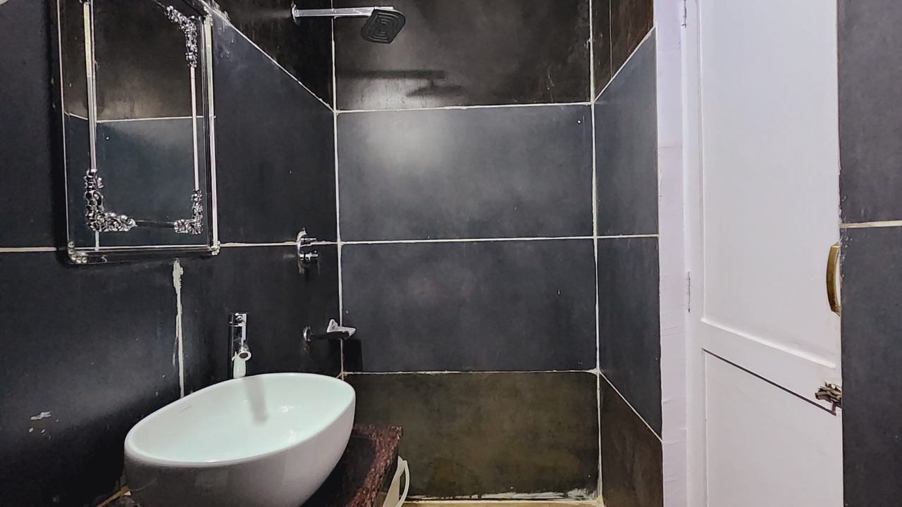Photo of Bathroom in Dariyaganj