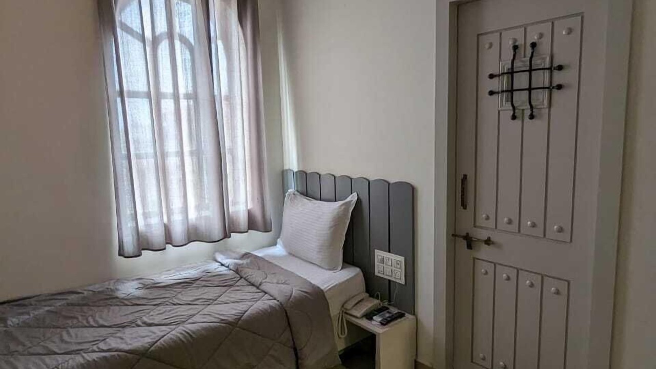 Photo of Bedroom in Mundra