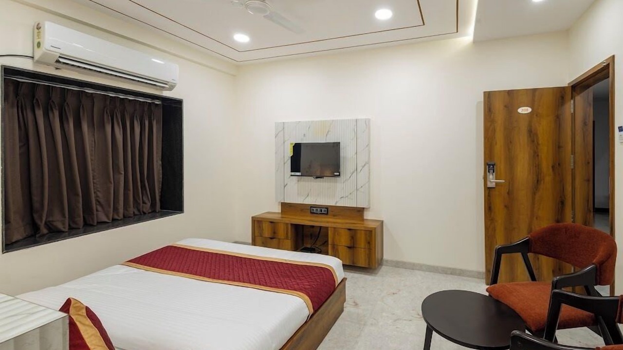Photo of Bedroom in Daulatabad