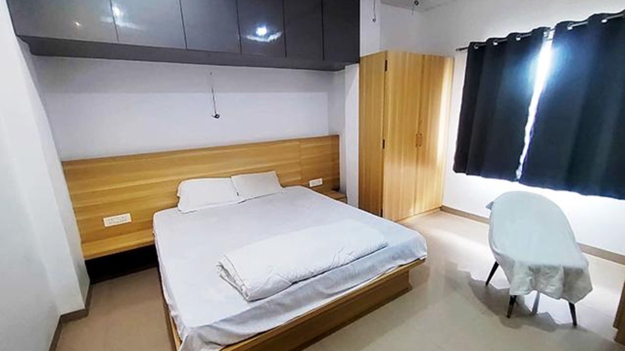 Photo of Bedroom in Daulatabad