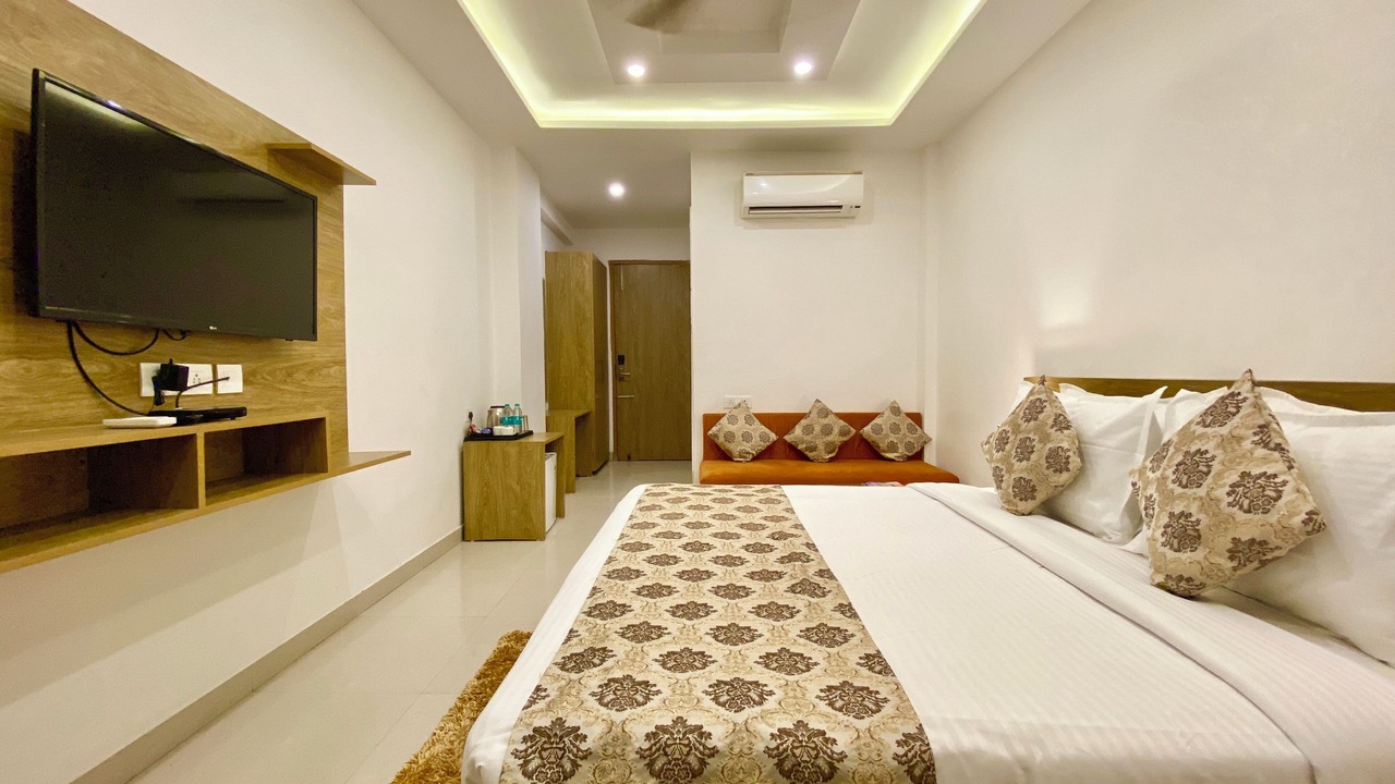 Photo of Bedroom in Tapovan
