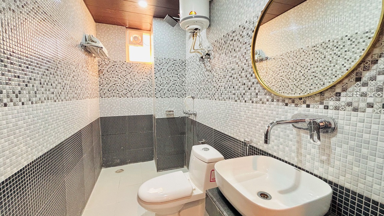 Photo of Bathroom in Jwalamukhi