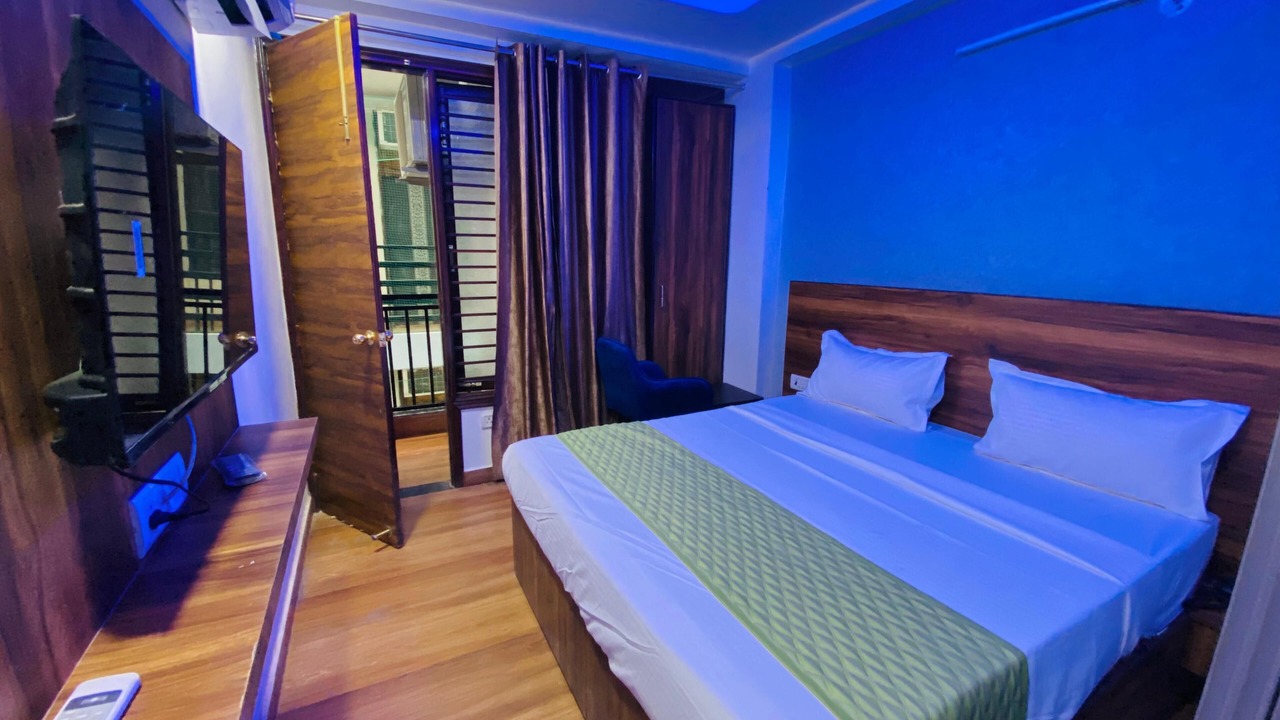 Photo of Bedroom in Karol Bagh