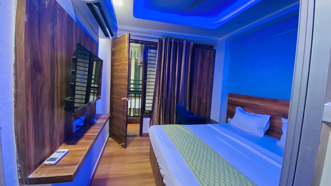 Photo of Bedroom in Karol Bagh