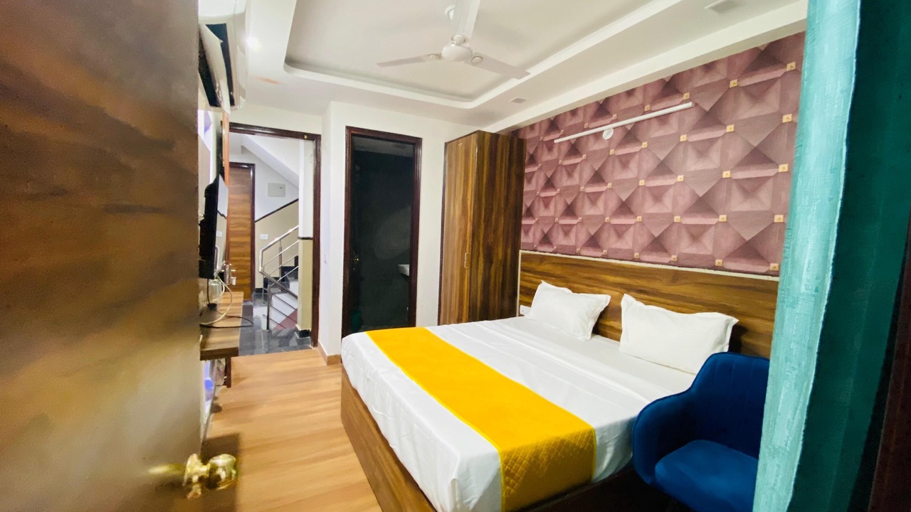 Photo of Bedroom in Karol Bagh