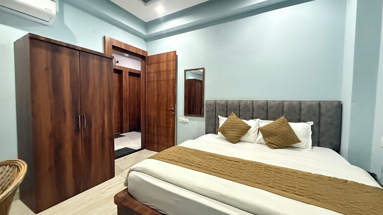 Photo of Bedroom in Tapovan