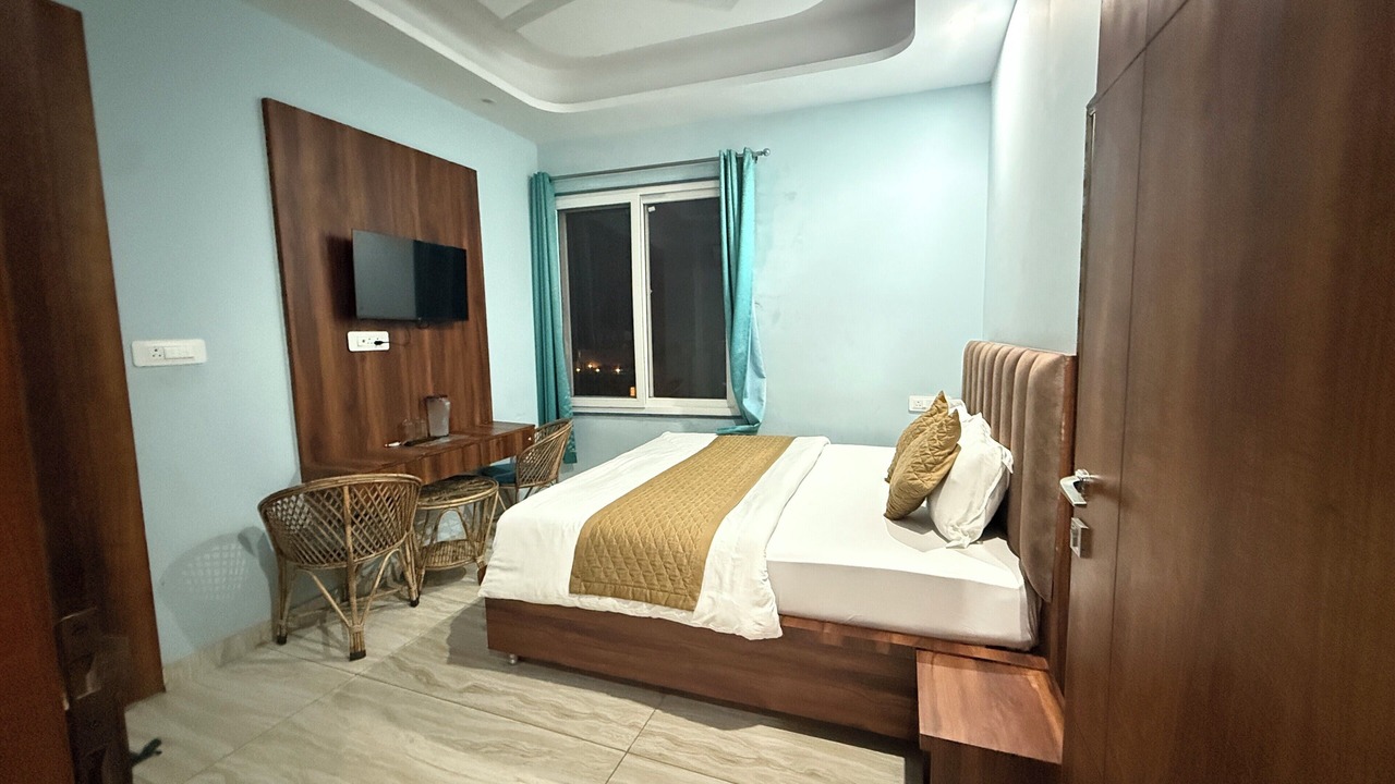 Photo of Bedroom in Tapovan