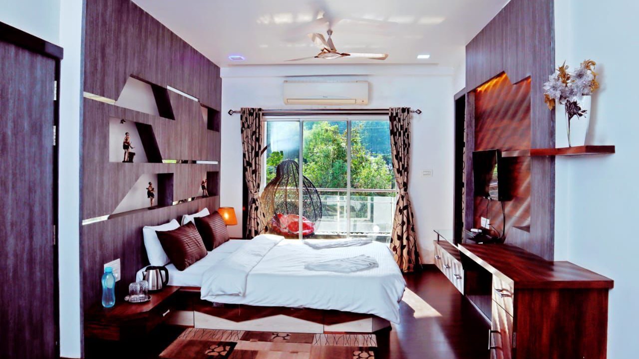 Photo of Bedroom in Mahabaleshwar
