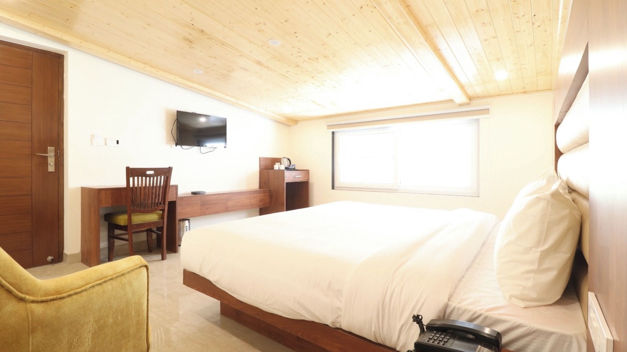 Photo of Bedroom in The Mall Road