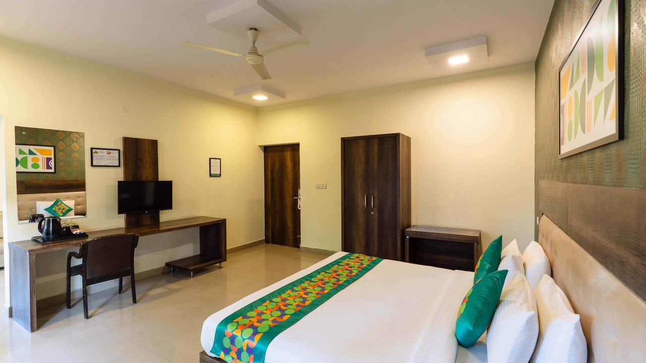 Photo of Bedroom in HBR Layout