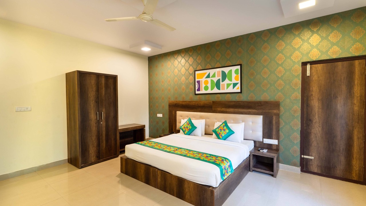 Photo of Bedroom in HBR Layout