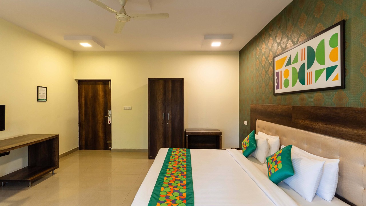 Photo of Bedroom in HBR Layout