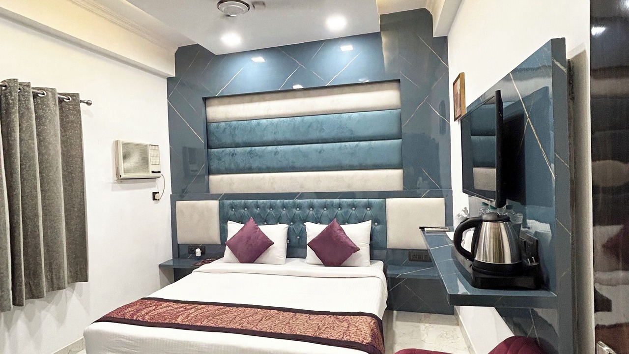 Photo of Bedroom in Karol Bagh