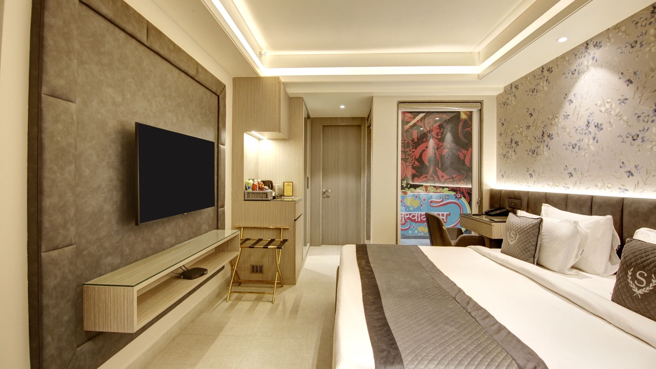 Photo of Bedroom in DLF Phase 3