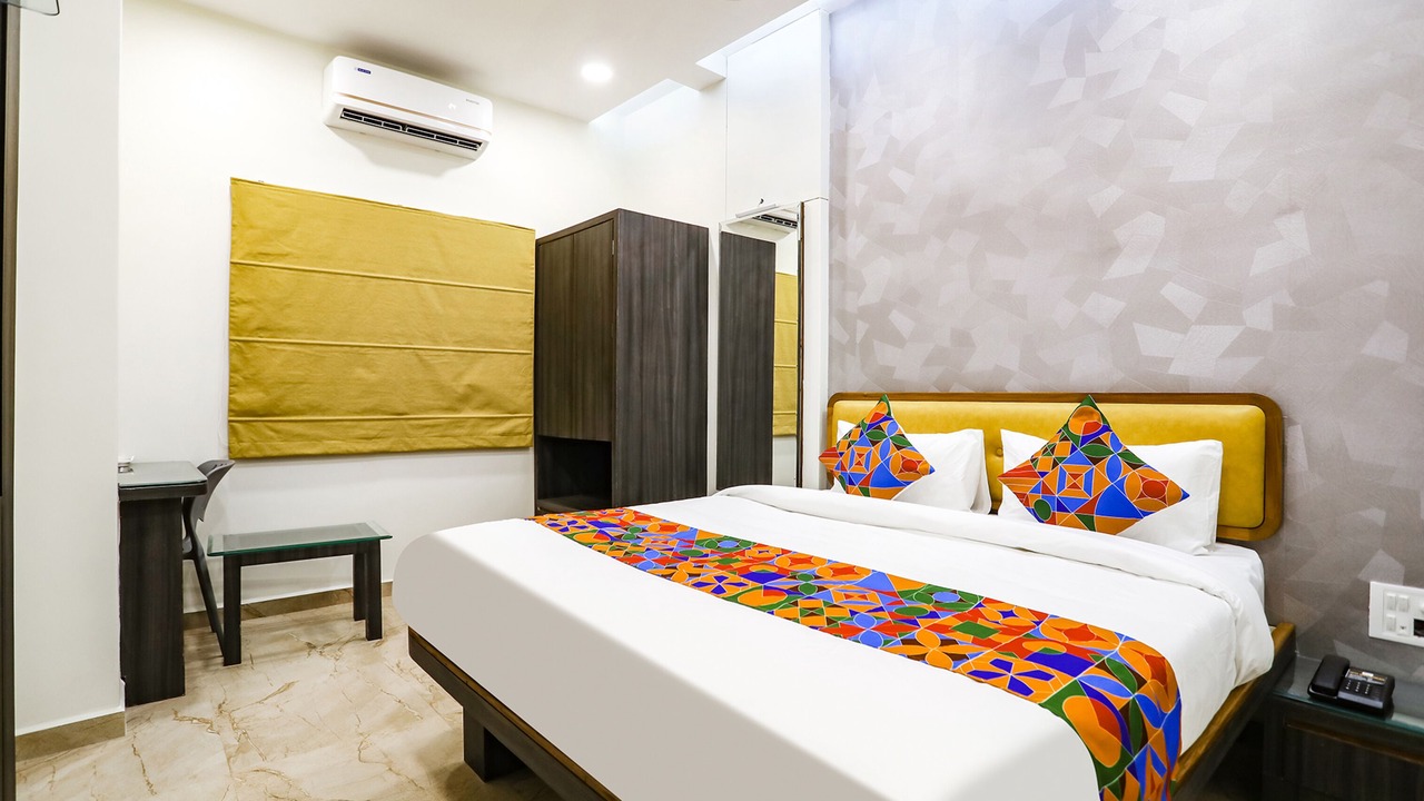 Photo of Bedroom in Daulatabad