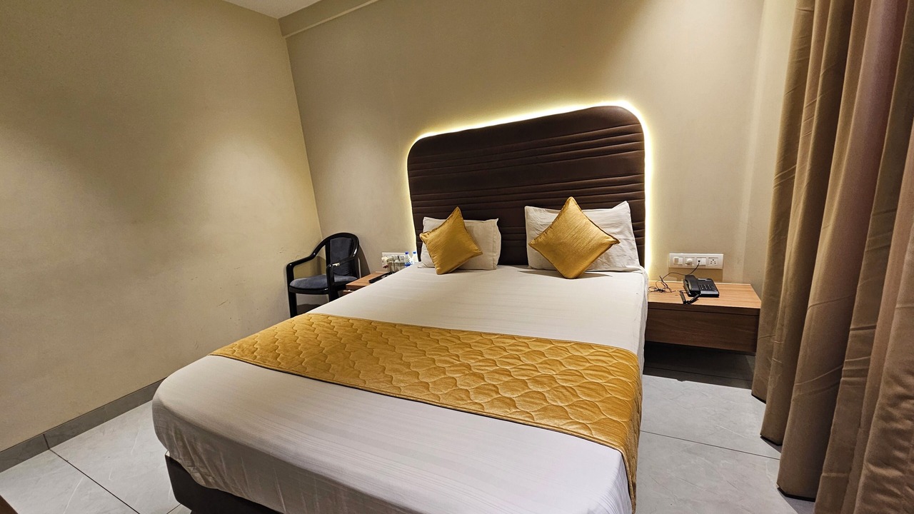 Photo of Bedroom in Malad West