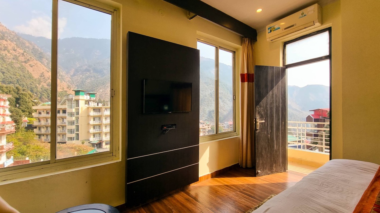 Photo of Bedroom in Bhagsu Nag