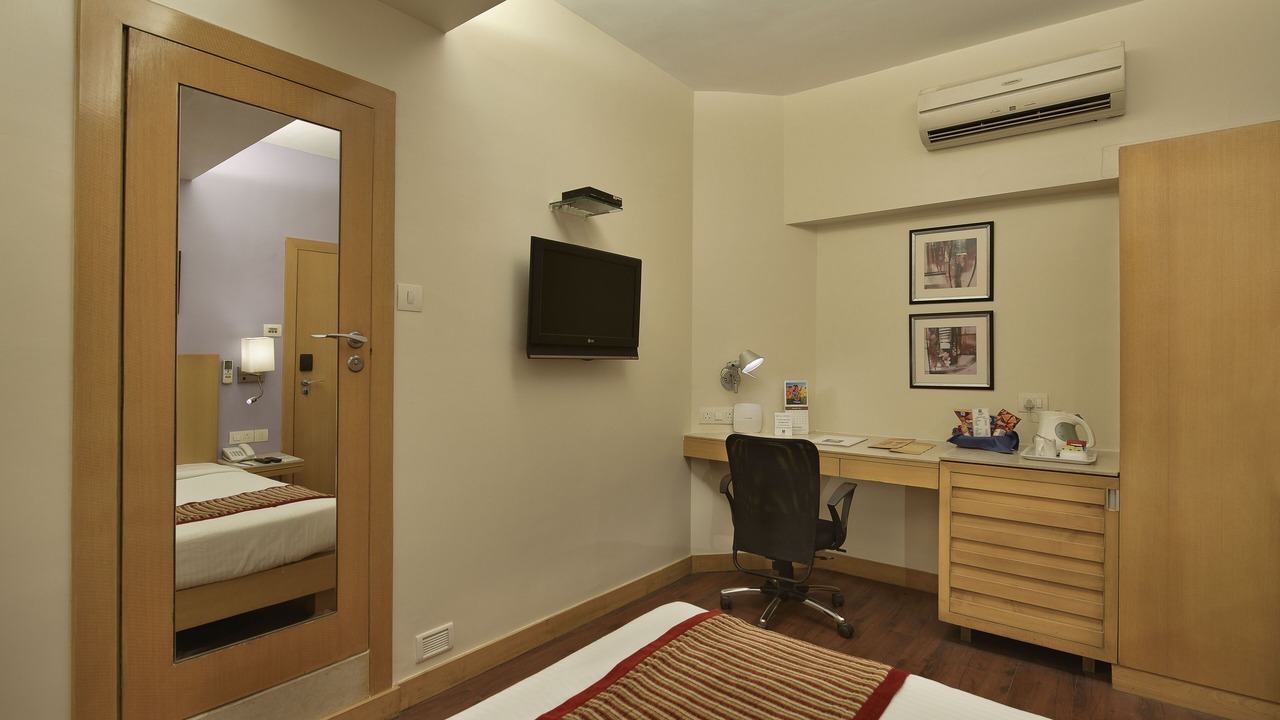 Photo of Bedroom in Prabhadevi