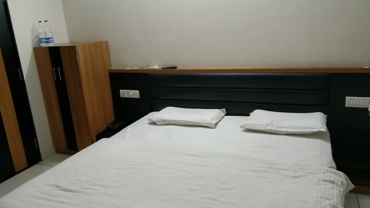 Photo of Bedroom in Bhavnagar