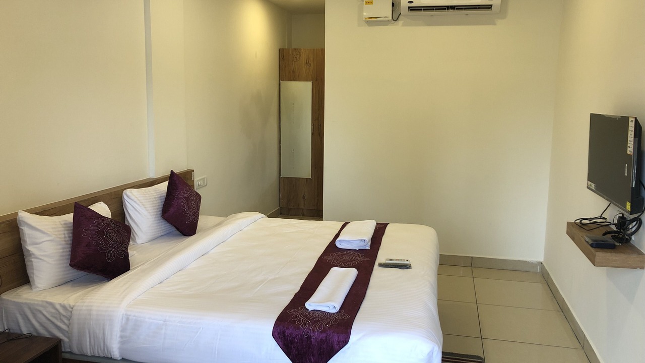 Photo of Bedroom in Malabar Hill