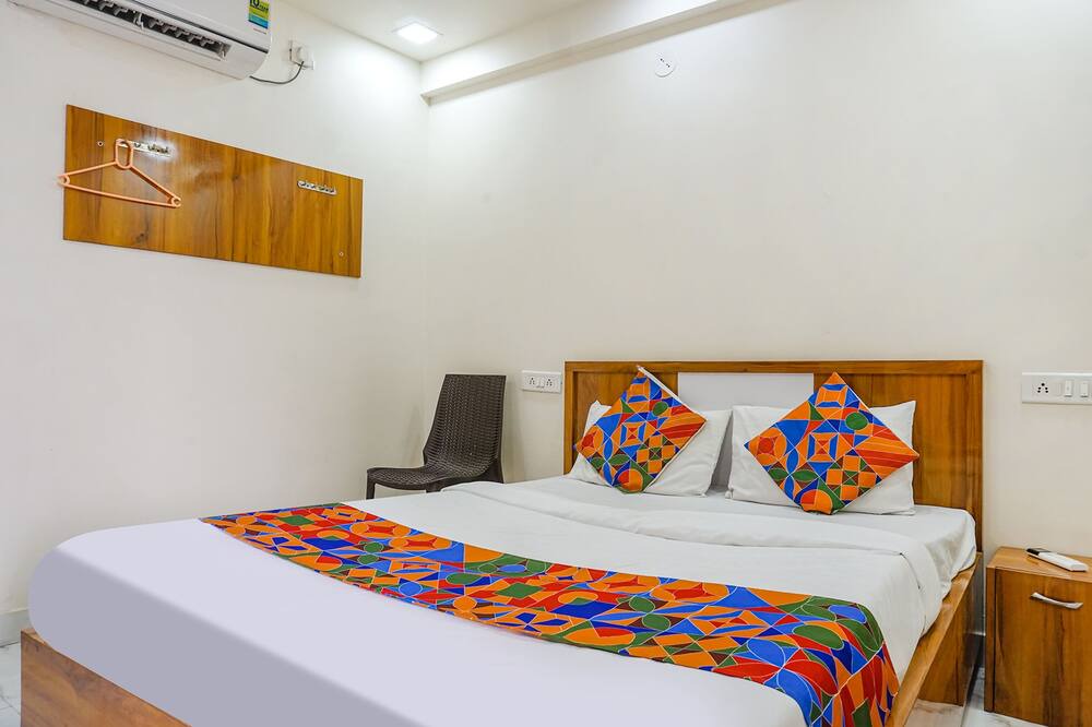 Photo of Bedroom in Alandi