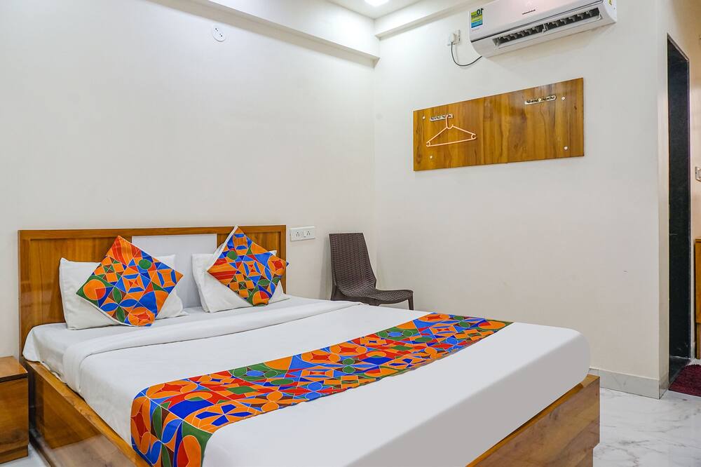 Photo of Bedroom in Alandi