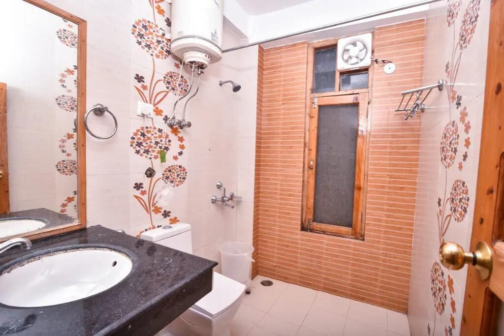 Photo of Bathroom in Aleo