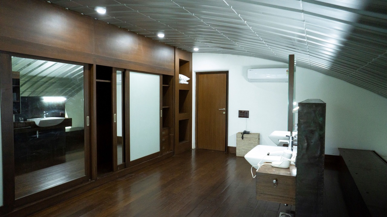 Photo of Bathroom in Sernabatim