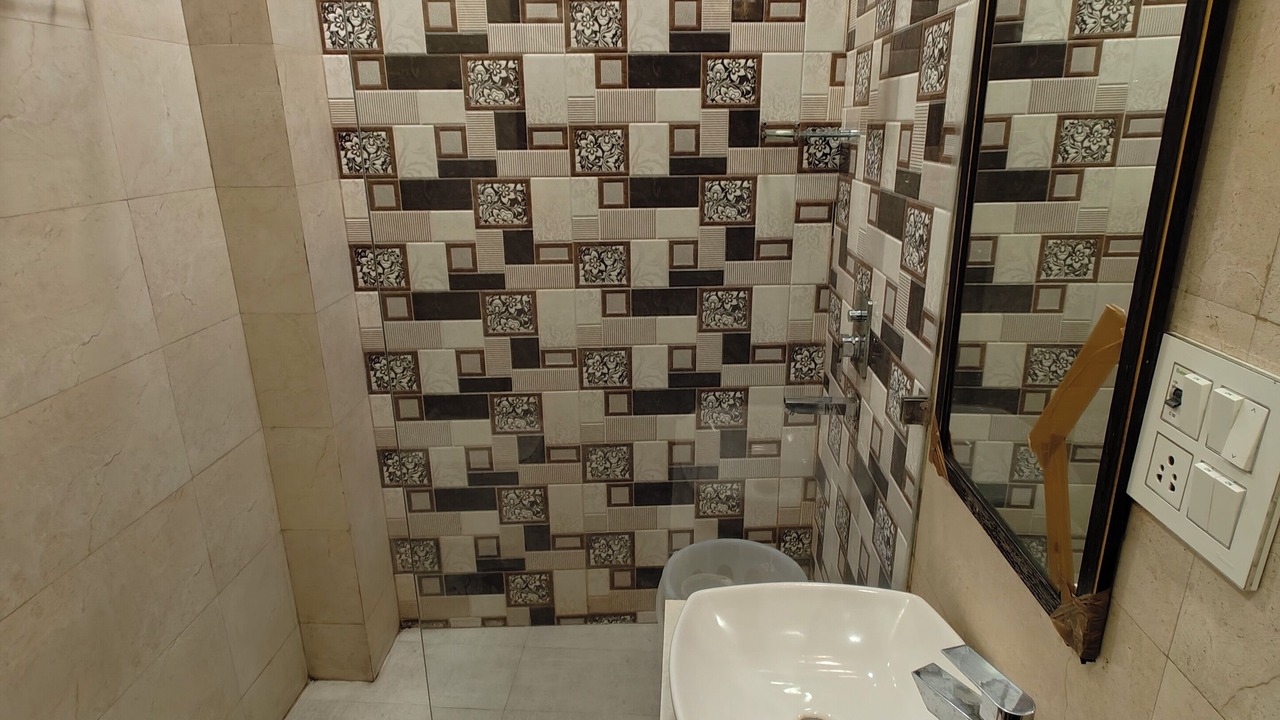 Photo of Bathroom in Dariyaganj