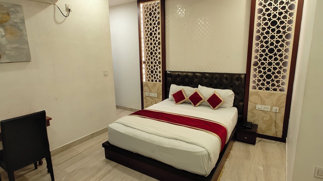 Photo of Bedroom in Dariyaganj