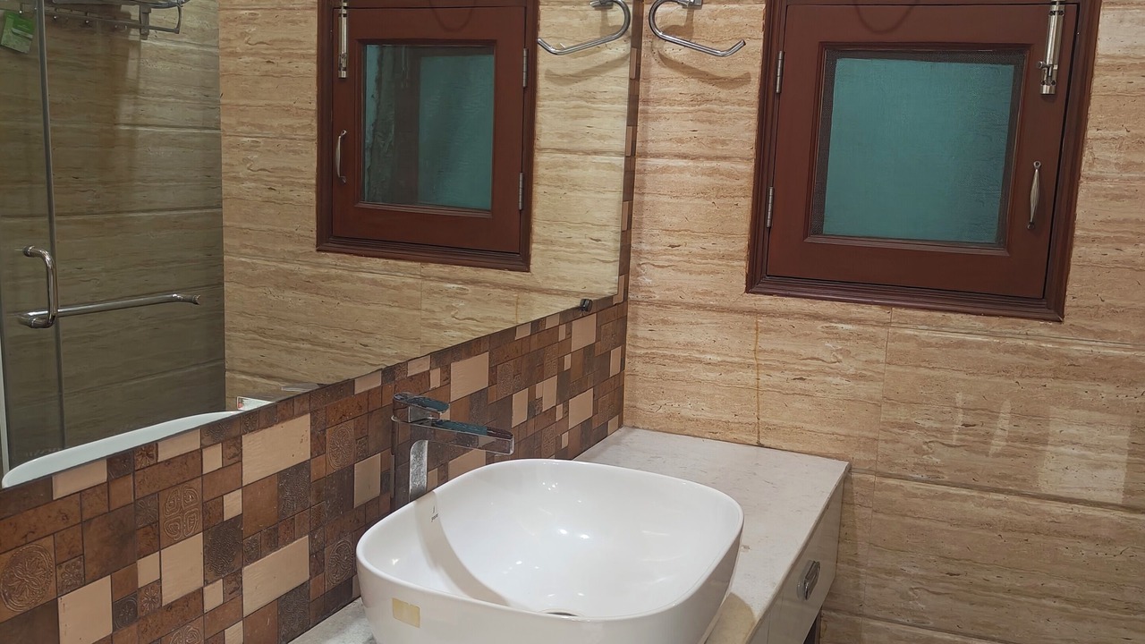Photo of Bathroom in Dariyaganj