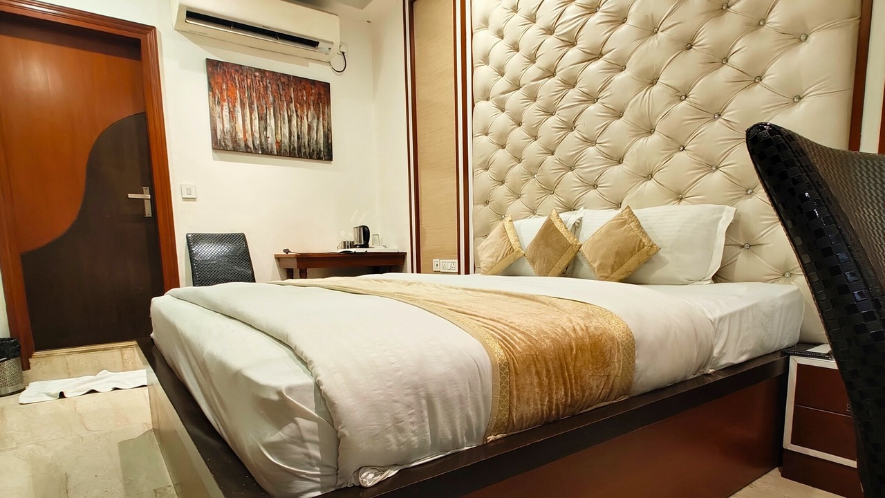 Photo of Bedroom in Dariyaganj