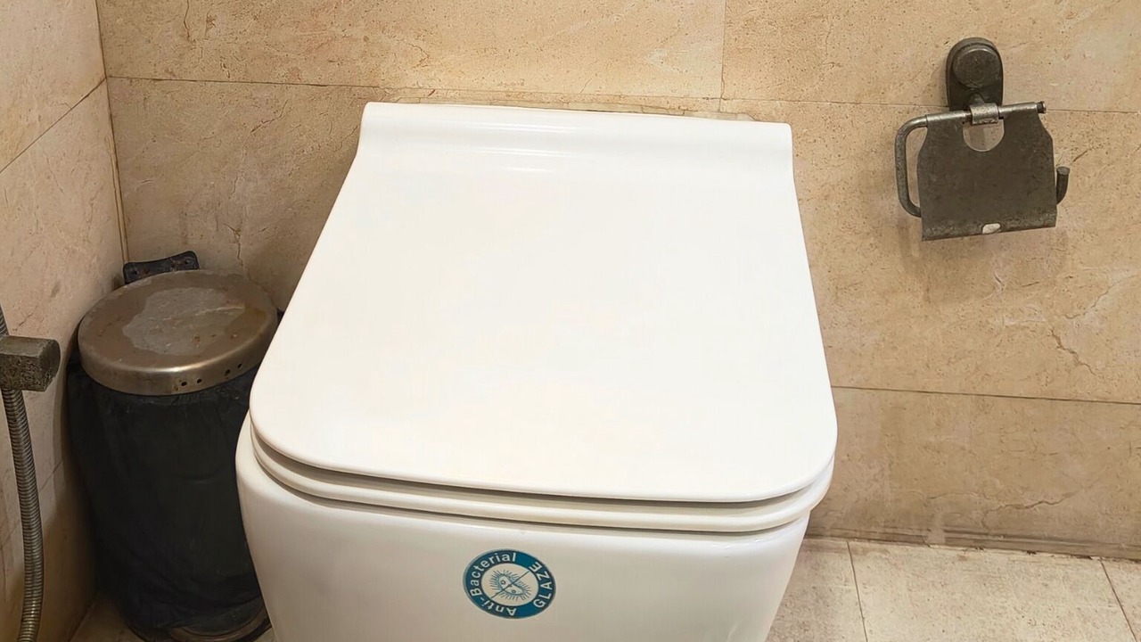 Photo of Bathroom in Dariyaganj