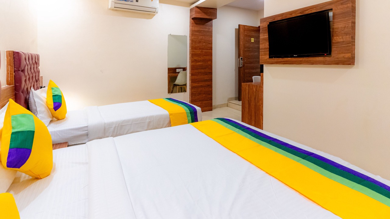Photo of Bedroom in Prabhadevi