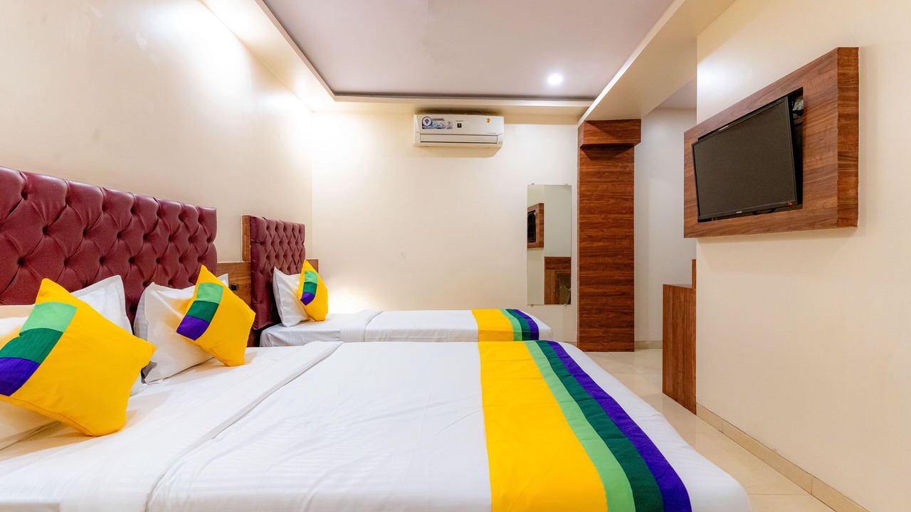 Photo of Bedroom in Prabhadevi