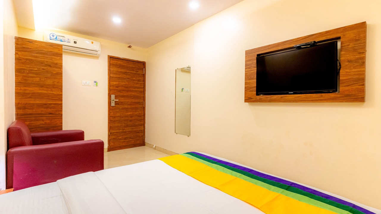 Photo of Bedroom in Prabhadevi