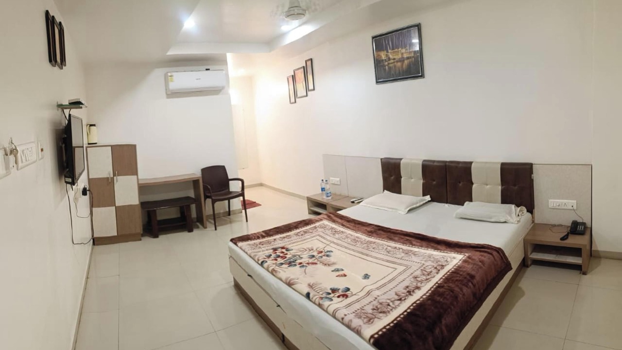 Photo of Bedroom in Bhavnagar