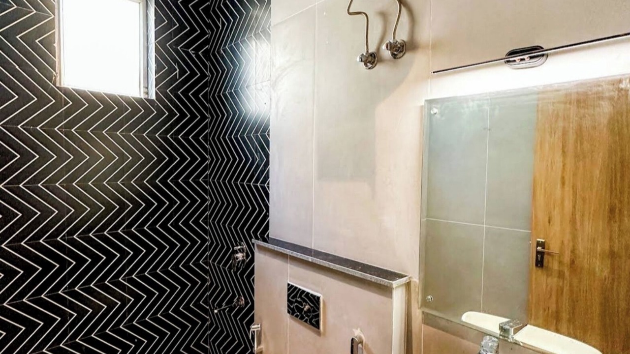 Photo of Bathroom in Tapovan