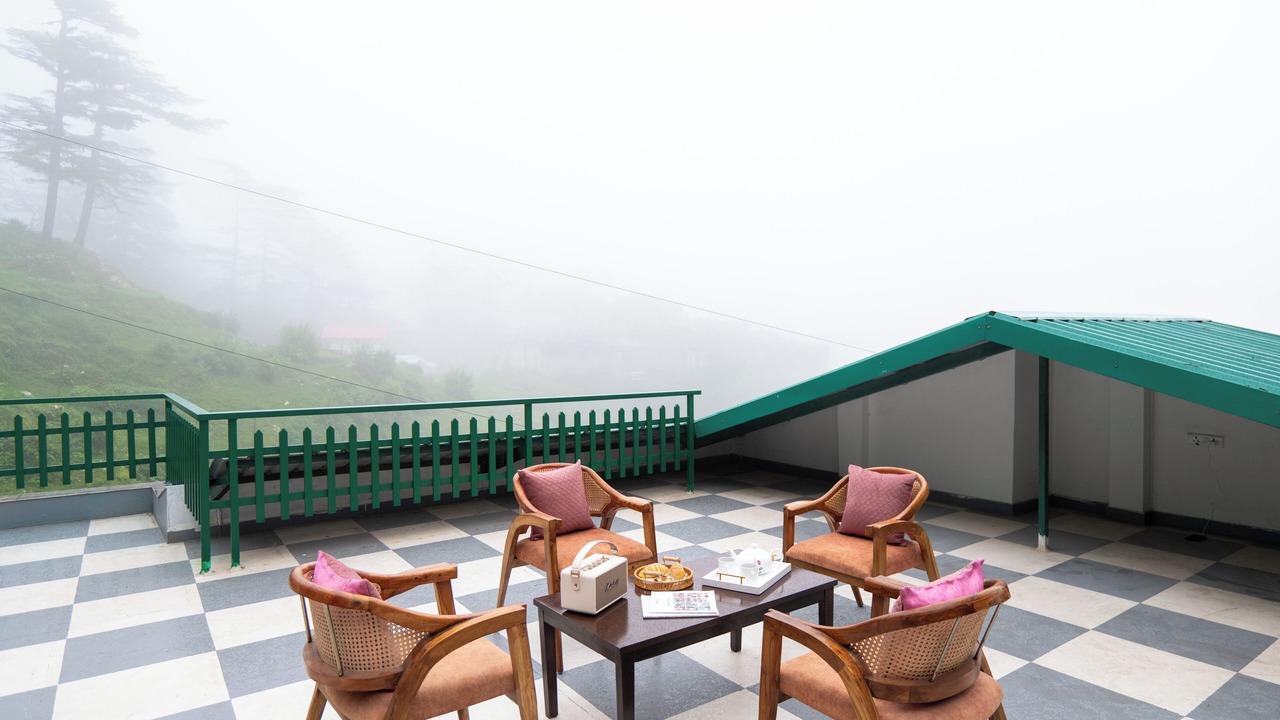 Photo of Patio Balcony in The Mall Road